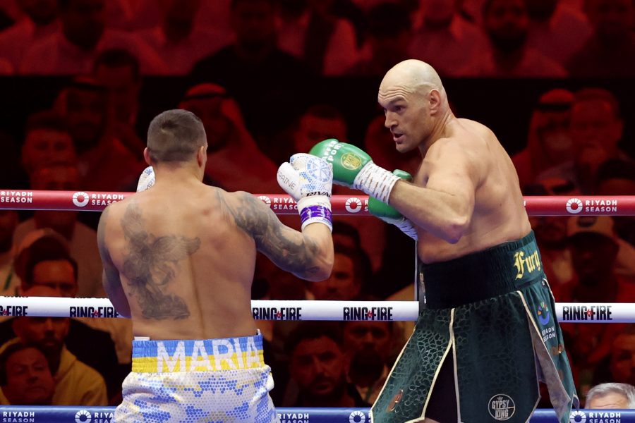 Oleksandr Usyk ja Tyson Fury ottelivat nyrkkeilyn raskaan sarjan kiistattomasta mestaruudesta